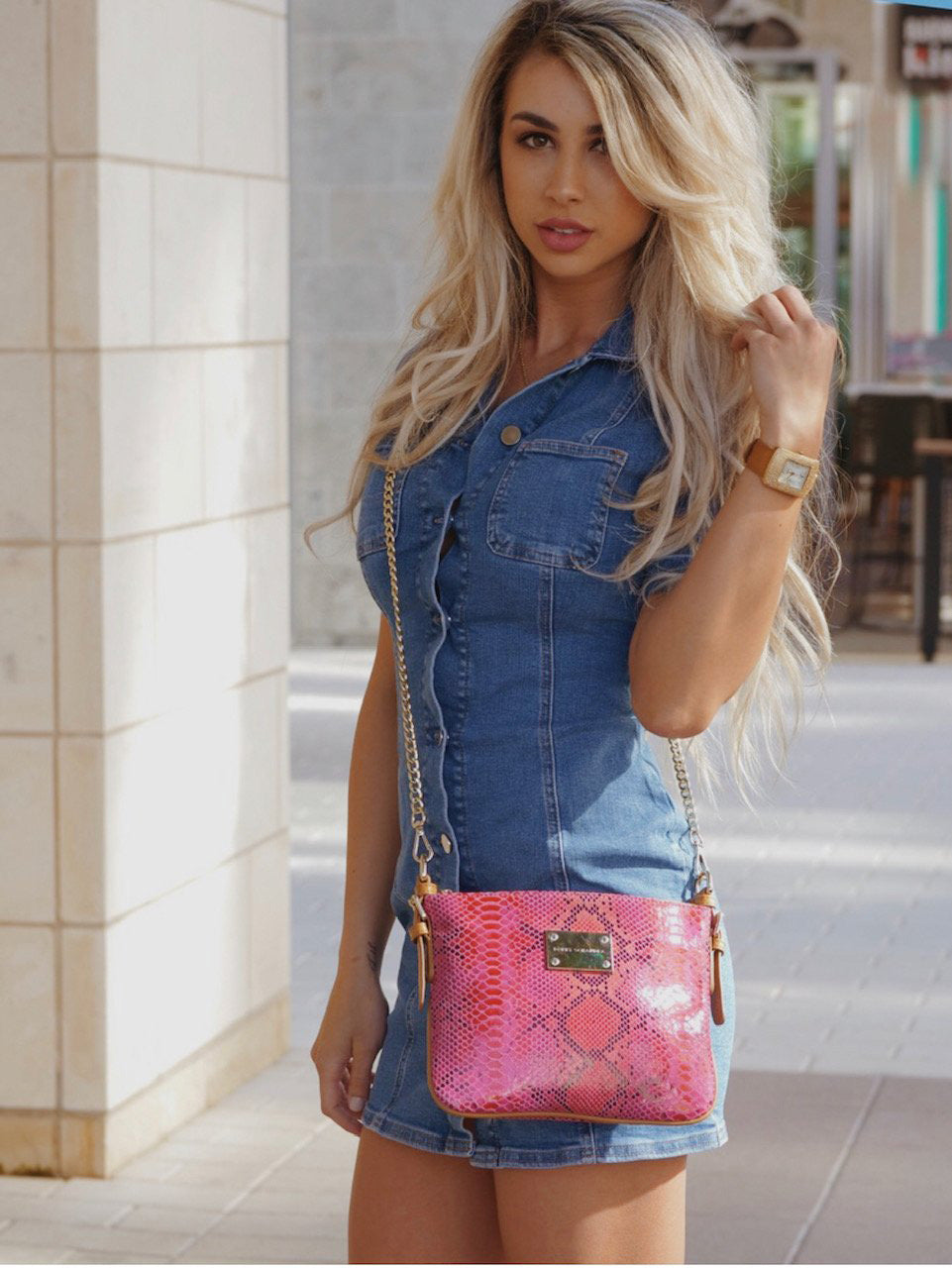 pink-leather-handbag-crossbodybag-messengerbag-front