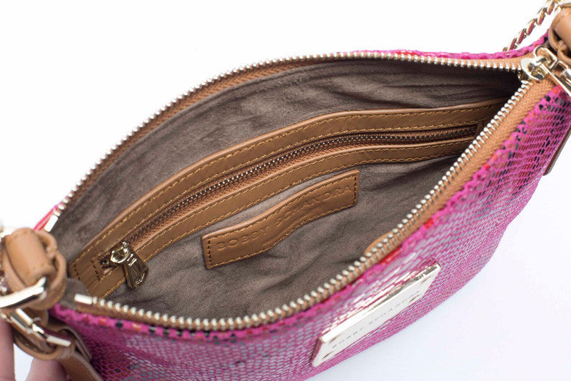 pink-leather-handbag-crossbodybag-messengerbag-inside